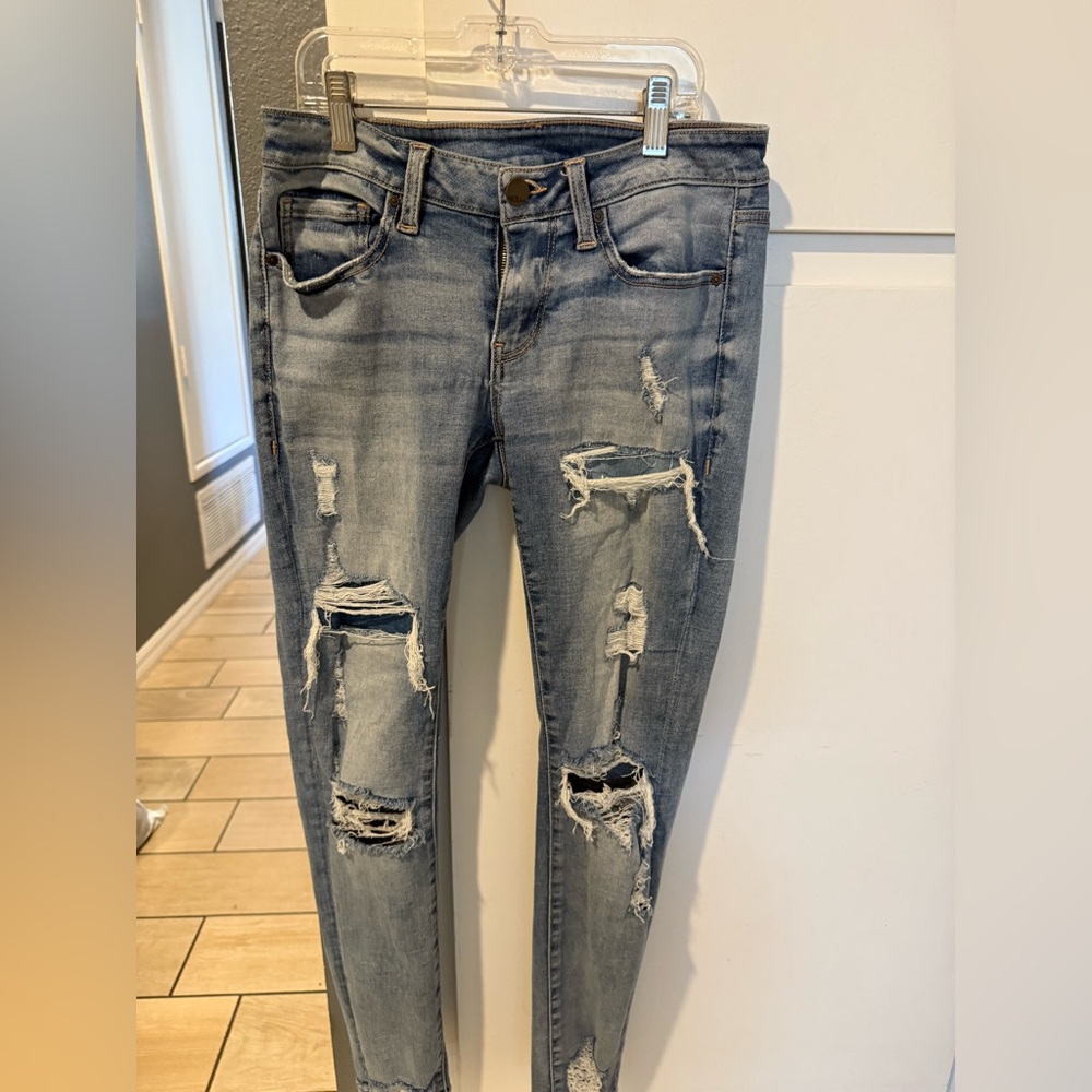 BKE Distressed skinny Blue Jeans